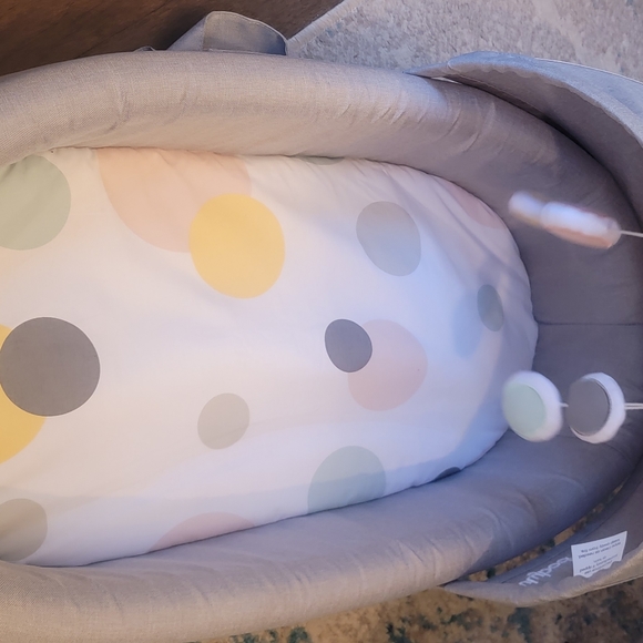 Cuddle and lounge play Bassinet - Picture 3 of 3